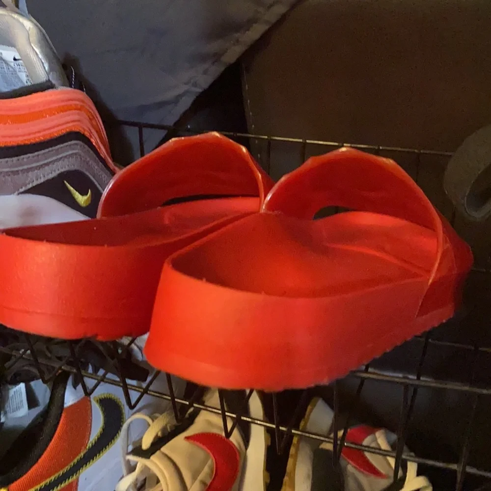 Red slides - Picture 3 of 4